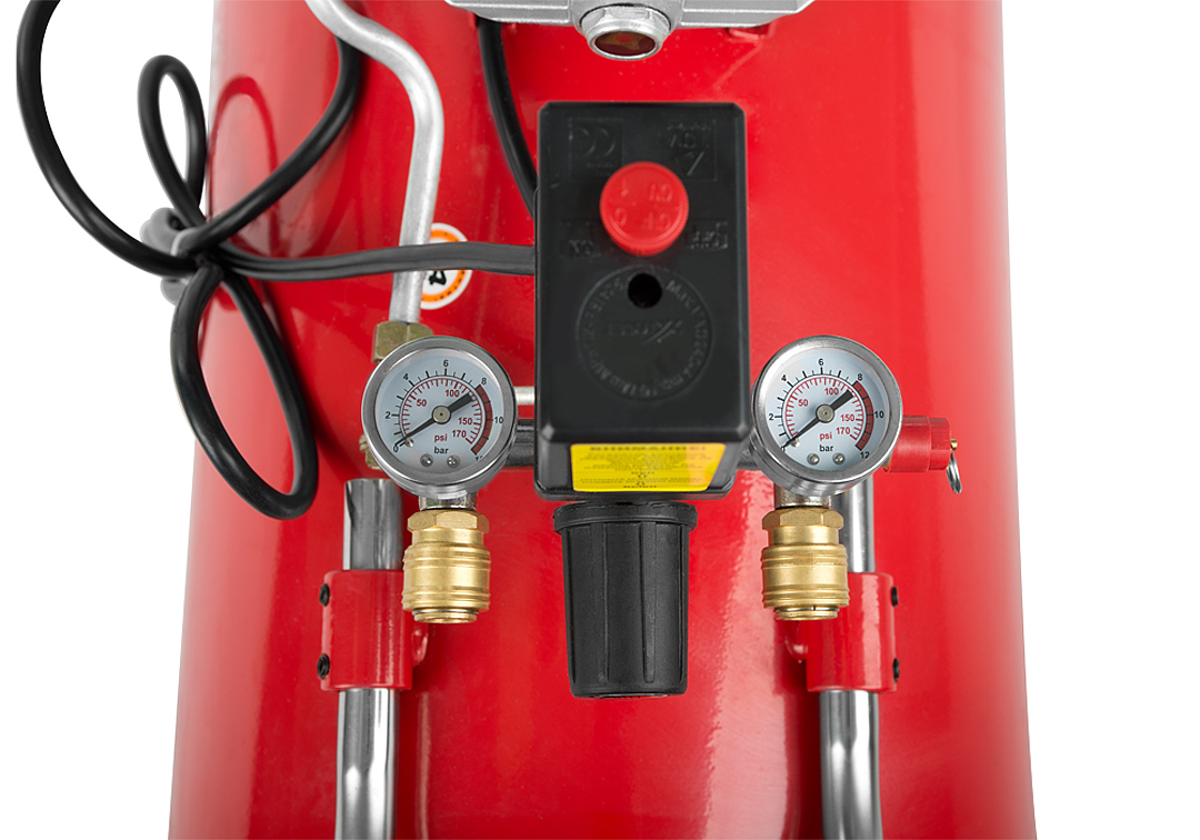 Компрессор воздушный масляный Sturm! AC93104 2,4кВт,410л/мин, ресивер 100л, прямой привод,предохр. клапан