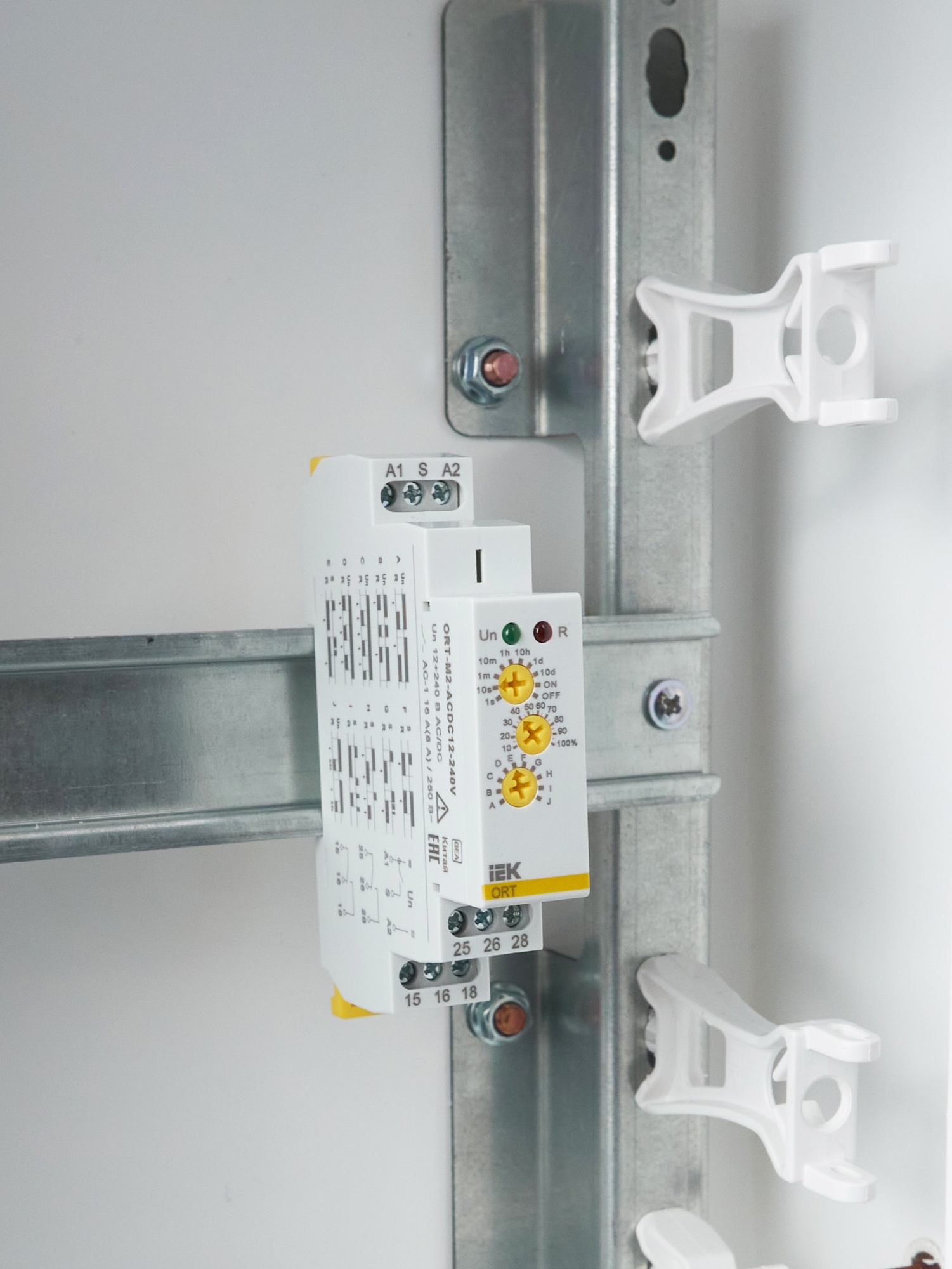 Реле времени ORT многофункциональное 2 контакта 12-240В AC/DC IEK